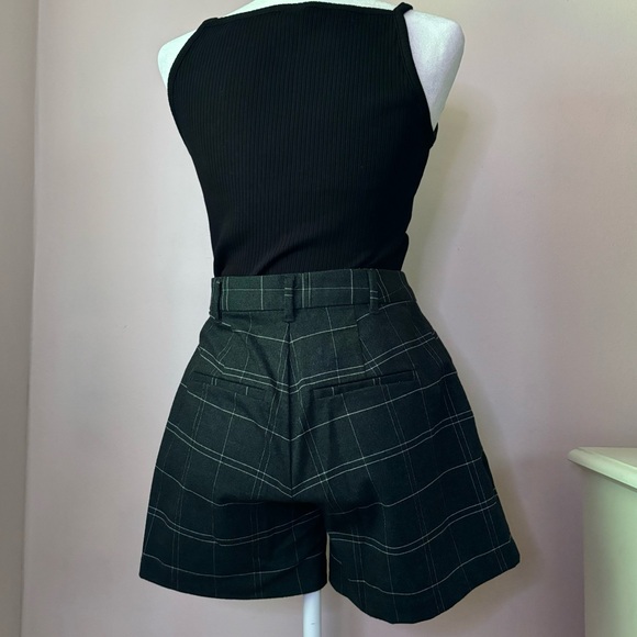 Old Navy High Waist Trouser Shorts - Picture 3 of 5